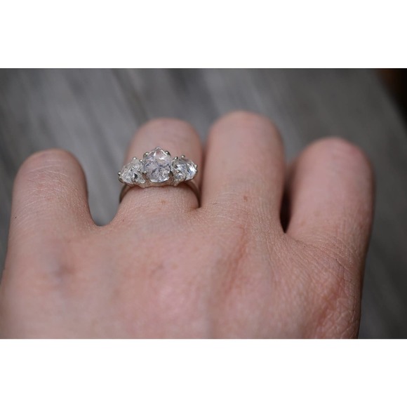 Raw Diamond Engagement Ring Rough Diamond Jewelry Natural and Uncut Diam… - Picture 4 of 6